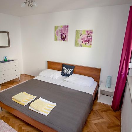 Apartment Omis Holiday Extérieur photo