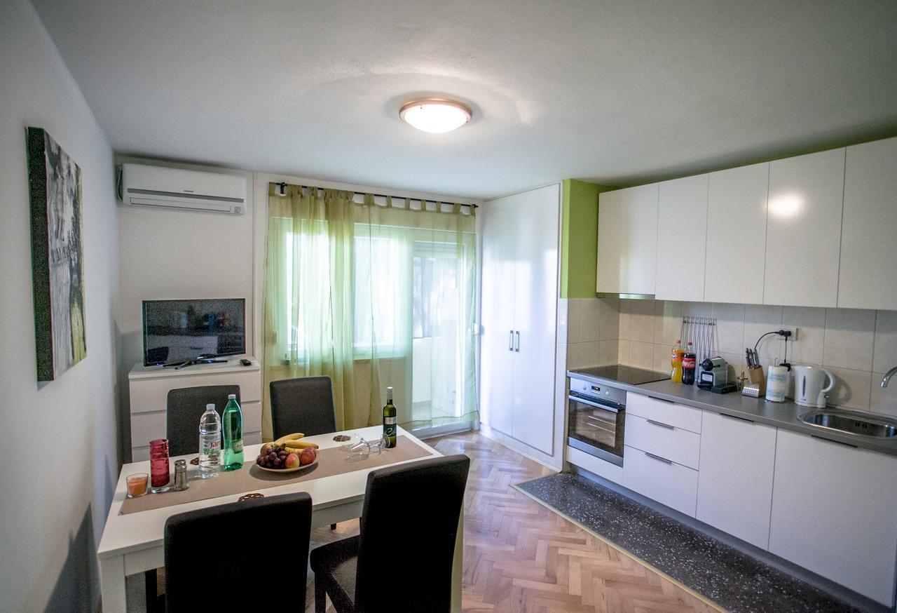 Apartment Omis Holiday Extérieur photo