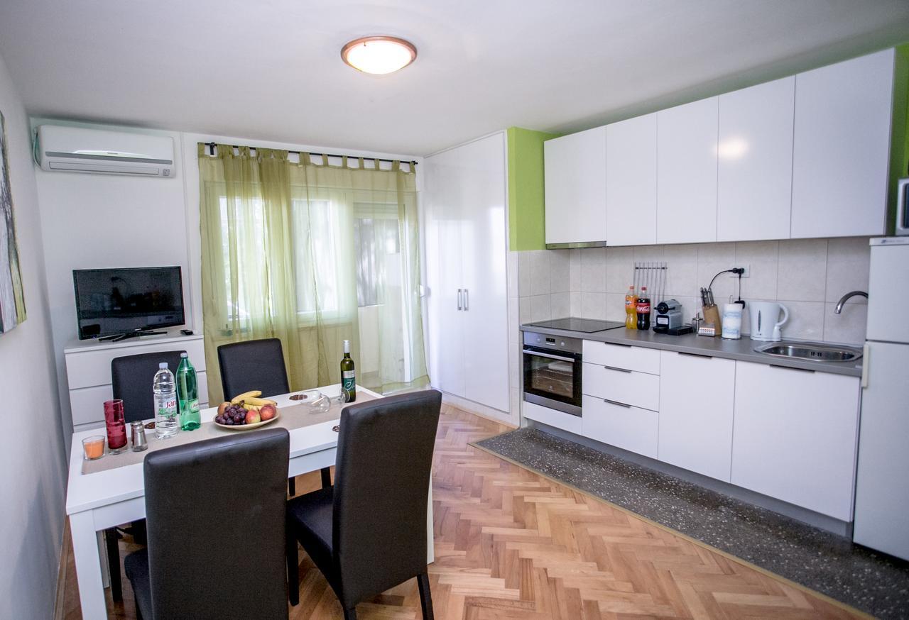 Apartment Omis Holiday Extérieur photo