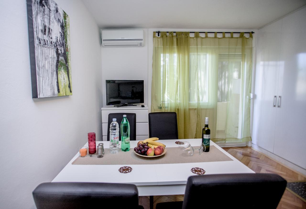 Apartment Omis Holiday Extérieur photo